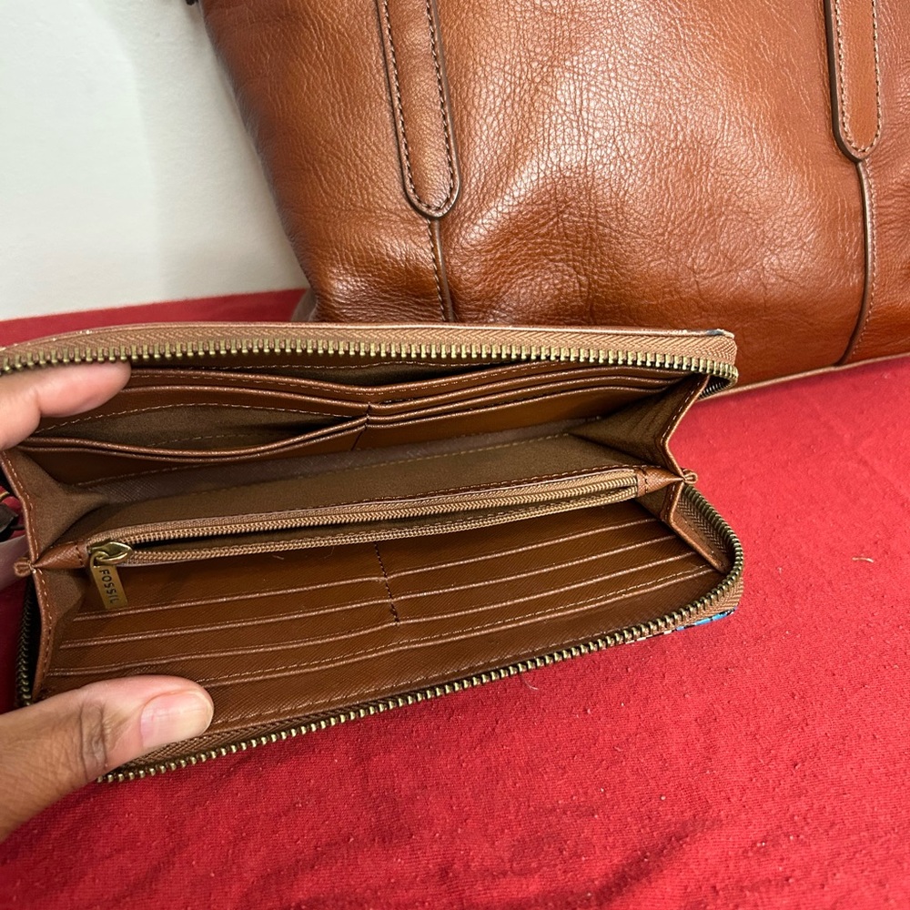 Fossil Bag With Wallet - image 7